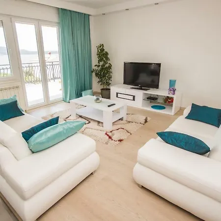 In Seget Donji 7429 Trogir