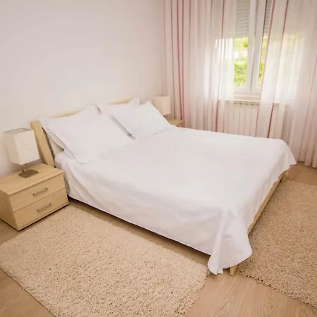 In Seget Donji 7429 Apartamento *
